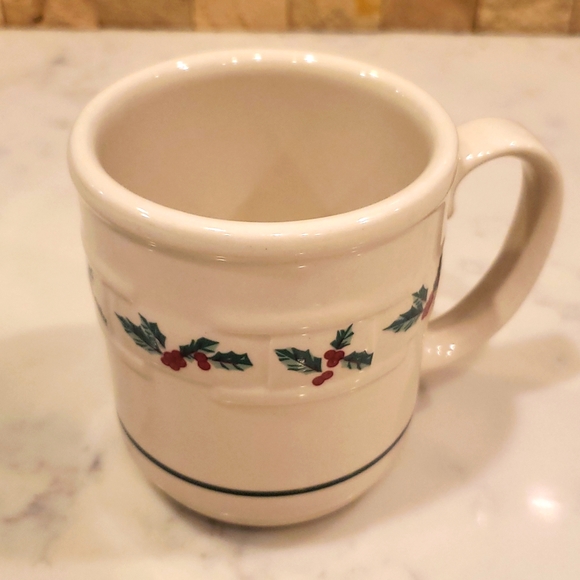 Longaberger Other - 4 inch Longaberger Christmas Mug